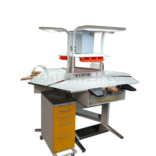 Dental technician table for three workplaces