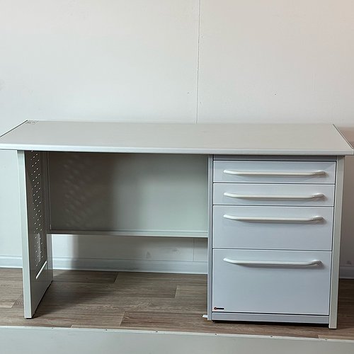 Doctor's table (length 1400mm, the curbstone is not included in the price of the table)